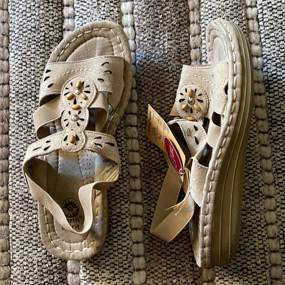 Earth Spirit Women’s size 71/2 sandal. New